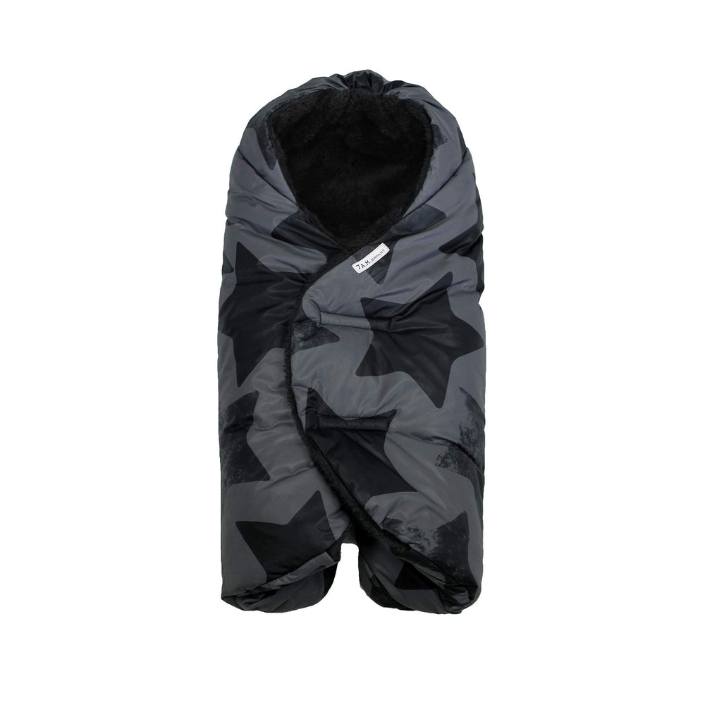 7AM Enfant Nido quilted car seat cover keeps baby cozy on the go.