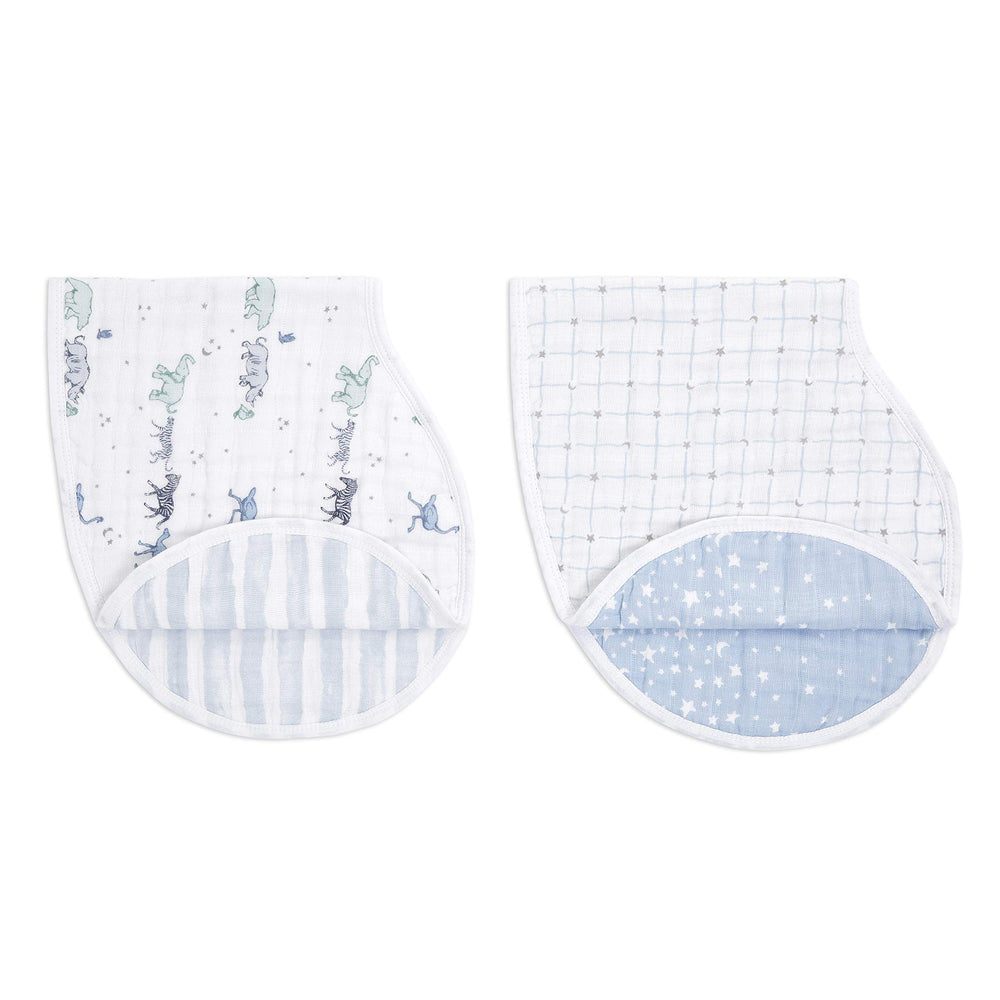 aden and anais burpy bib 2-in-1 design catches spills and simplifies cleanup