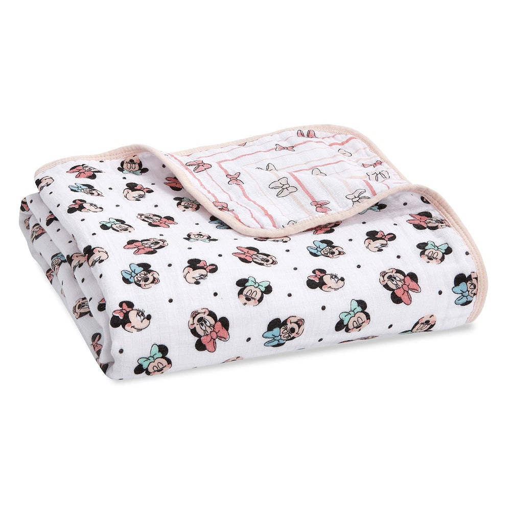 aden + anais Dream Blanket close-up: four-layer muslin for breathable softness