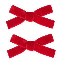 AMYDECOR velvet bow hair clip with secure alligator clip, ideal for lasting pigtails.