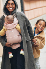 BabyBjörn Carrier Free supports facing in or out for flexible use