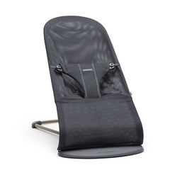 BabyBjörn Bouncer Bliss in anthracite mesh offers cozy support for newborns and toddlers.