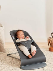 BabyBjörn Bouncer Bliss anthracite showing reversible seat for growth