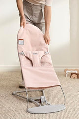 BabyBjörn Bouncer Bliss seat turned to chair, demonstrates 2-in-1 design.