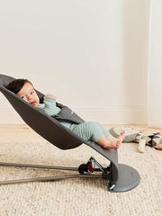 BabyBjörn Bouncer Bliss two-positions snaps closeup demonstrates secure setup.