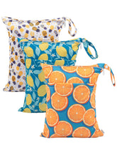 Babygoal wet bag with double-pocket design keeps wet and dry items separated.