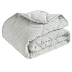 BEDSUM soft microfiber close-up shows plush texture for gentle toddler comfort.