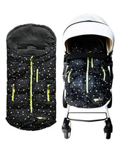 BGX Wipcream waterproof outer fabric shields baby from rain and wind during outdoor strolls.