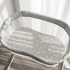 Biloban bassinet sheets rectangle-fit with flexible coverage.