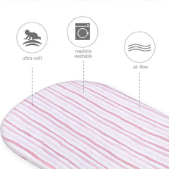 Biloban bassinet sheet with snug-fit elastic keeps the sheet securely in place.