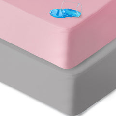 Biloban waterproof bassinet sheet close-up shows secure elastic edge for safe fit.
