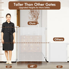 Bingguz retractable mesh gate stores compactly when not in use.