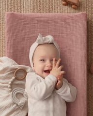 Blissful Diary changing pad quick-release safety belt for secure positioning