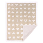 BOBOYOYO plush blanket with heart pattern, ideal for newborn cuddles and cozy naps.