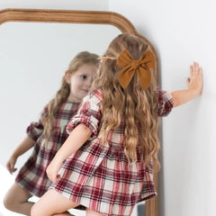 Boenbe Loved yellow satin bow texture close-up, linen material adds natural charm.