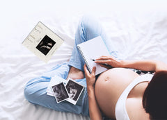 Boom Moments ultrasound photo opening holds a 4x3 inch image.