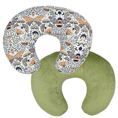 Boyoung cover close-up of forest and bee design, breathable material supports gentle baby feeding.