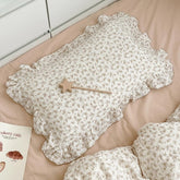 Bulutu cotton muslin kids pillowcase close-up fabric showing soft, breathable texture.