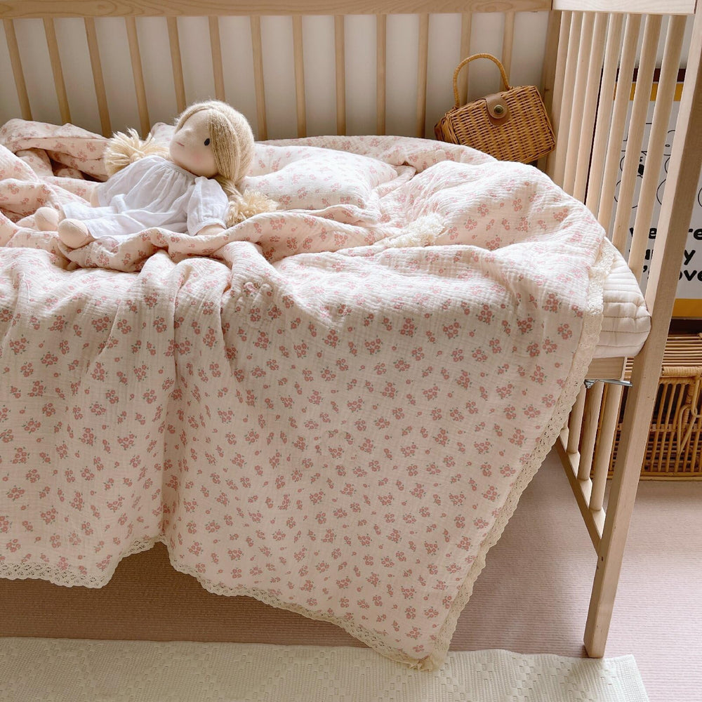 BuLuTu crib quilt with Galsang pattern for cozy nap time.