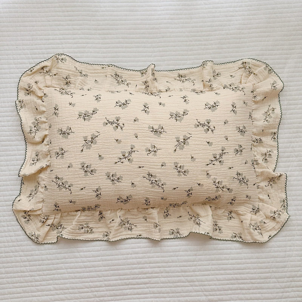 BuLuTu cute floral toddler pillowcase with hyacinth pattern, gentle bedtime comfort.