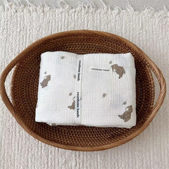BuLuTu reversible bear-bee design enhances nursery decor and versatility
