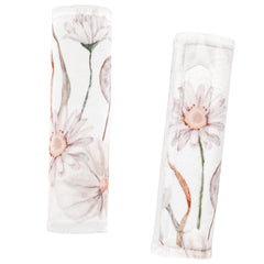 CARUILI flower-pattern strap pad provides gentle neck comfort on car trips.