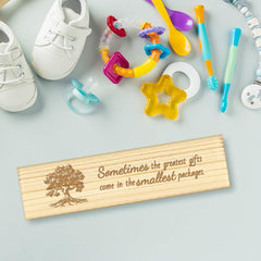 CHGCRAFT raffia ribbon accent on a wooden keepsake box for gift presentation.