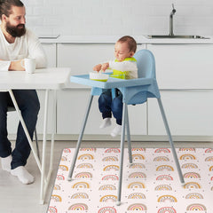 CLYMENE anti-slip mat prevents movement during feeding.