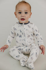 Tag-free neck design keeps baby comfortable and irritation-free.