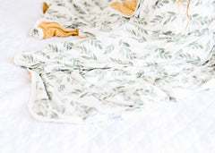 Copper Pearl Jumbo 3-Layer Blanket breathable knit fabric for year-round comfort.