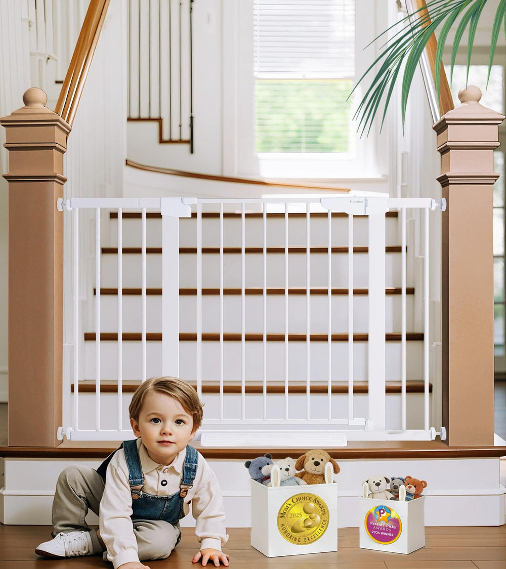 Cumbor baby gate installed on stairs showing secure closure and wide passage.