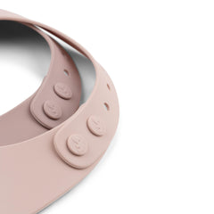 Ozzo Powder bib shows adjustable neck strap for a secure, comfy fit.