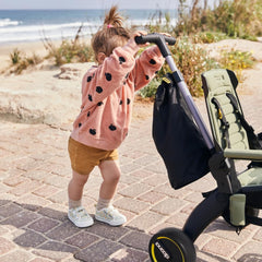 DOONA Liki premium storage bag fabric is easy to wash after outings.