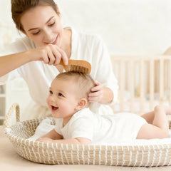 Eclatbox cradle-cap care brush for oil distribution and flakes removal.