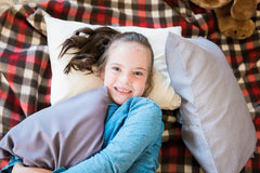 Ella & Max pillowcase is machine washable and quick-drying.