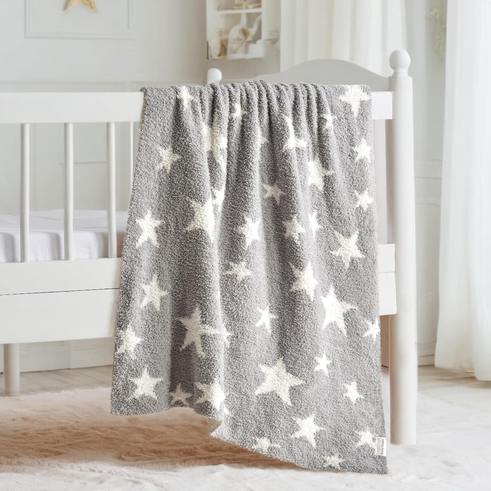 EVERGRACEHOME star-pattern blanket for cozy nursery decor and cuddles.