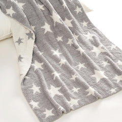 EVERGRACEHOME star-pattern blanket decorates nursery and promotes comfy playtime.