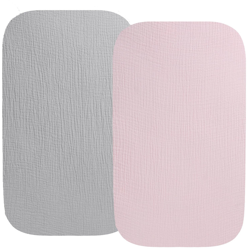 Fadacudan muslin bassinet sheet for Dreamer in grey-pink, soft and breathable.