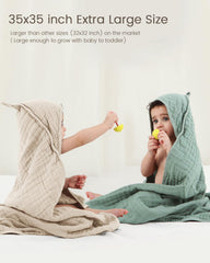 FAVERDIIY hooded towel showing 6-layer honeycomb embossing for fast absorption.