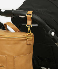 FAWN DESIGN tan hooks with bag clip, coordinated look for quick errands.