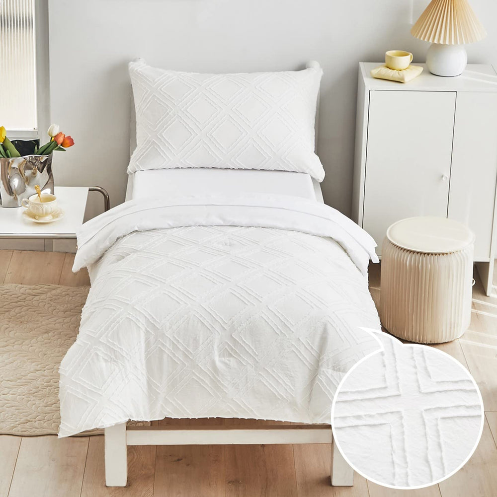 Flysheep tufted toddler bedding comforter in white showing plush, cozy texture for naps