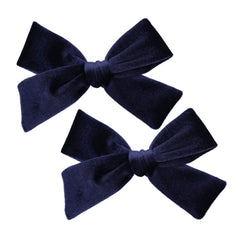 Gebelle Vintage Velvet Bow Navy front view adds timeless charm to daily outfits.