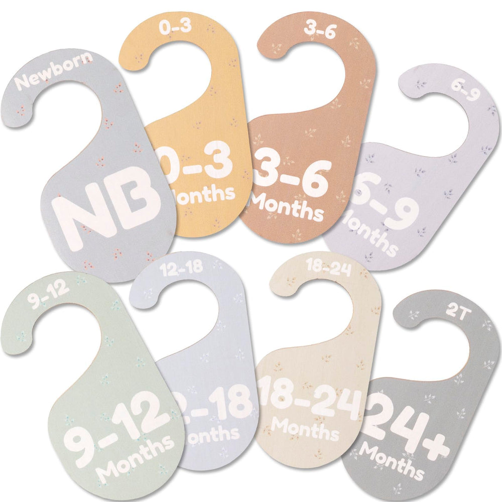 Giftacity baby closet dividers for newborn sizes help quickly locate tiny outfits.