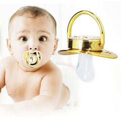 GLOGLOW pacifier ergonomic design reducing facial friction.