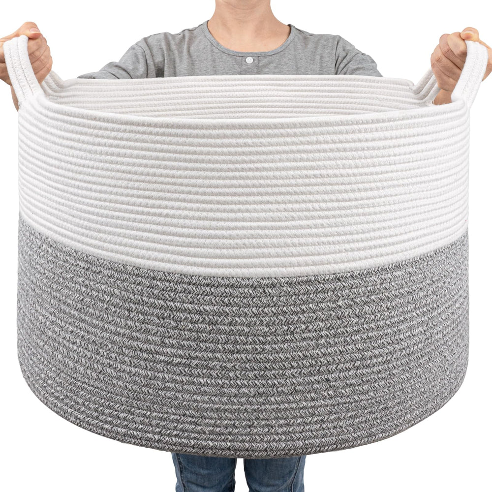 Goodpick Extra Large Rope Basket stores blankets neatly for easy access.