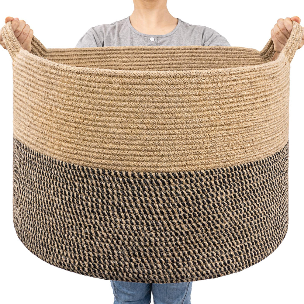 Goodpick extra-large wicker storage basket, round shape, ideal for blankets in the living room.