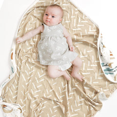 GRSSDER Rainbow pattern design adds charming nursery style.
