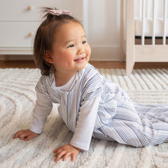 HALO SleepSack bottom zipper allows easy diaper changes.