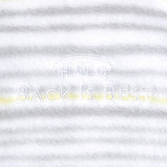 Halo Sleepsack Micro Fleece neckline guard protects the neck area with soft edge.