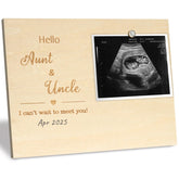 HAMUIERS Aunt and Uncle frame in wood with front view for warm pregnancy news.